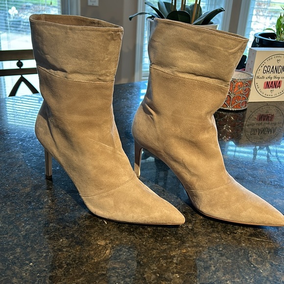Suede Ivanka Trump booties - Picture 6 of 7